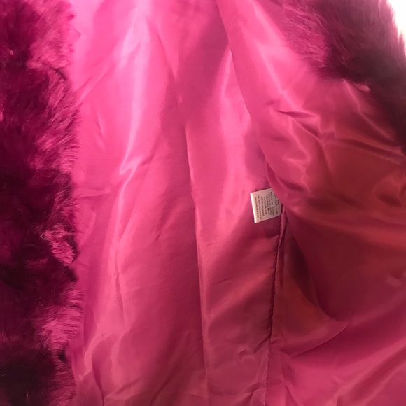 Burgundy Faux Fur Vest - Picture 4 of 5